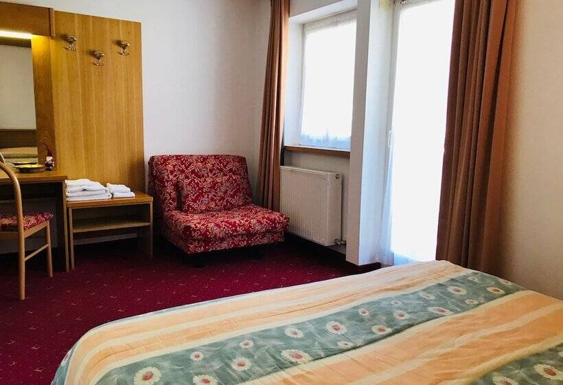 חדר סופריור, Santoni