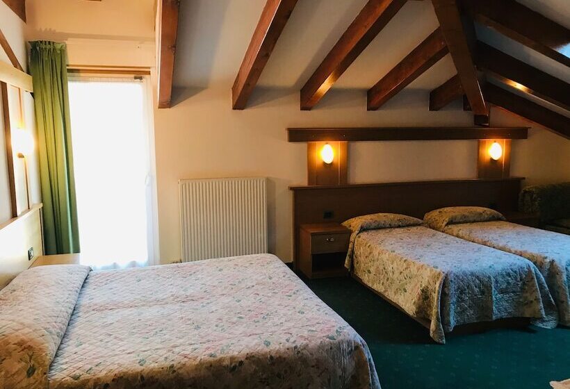 חדר משפחתי, Santoni