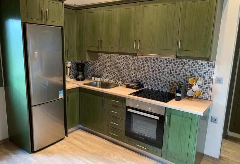 2ベッドルームアパートメント, Iliovasilema