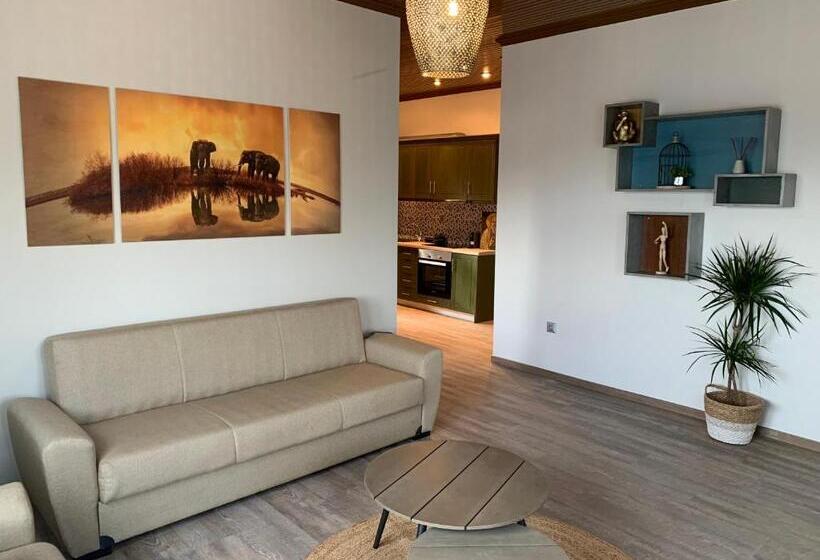 2ベッドルームアパートメント, Iliovasilema