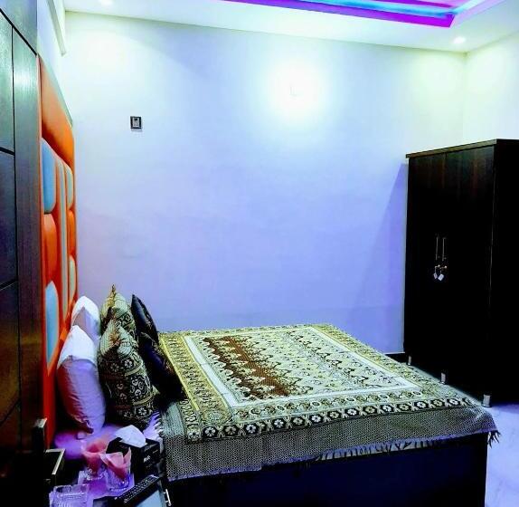 اتاق لوکس, Galaxy Inn Guest House