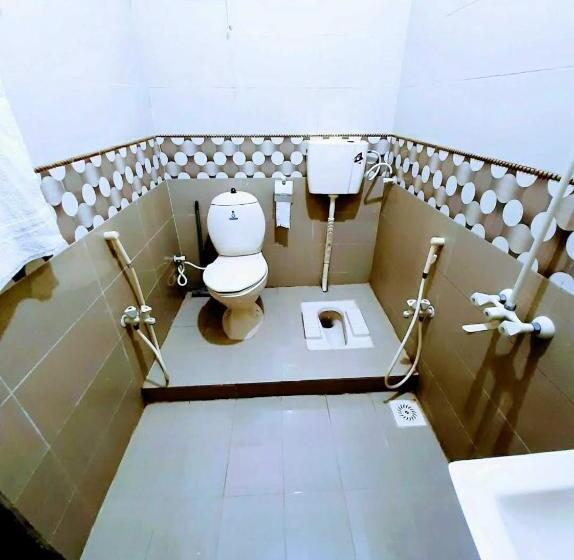 اتاق لوکس, Galaxy Inn Guest House