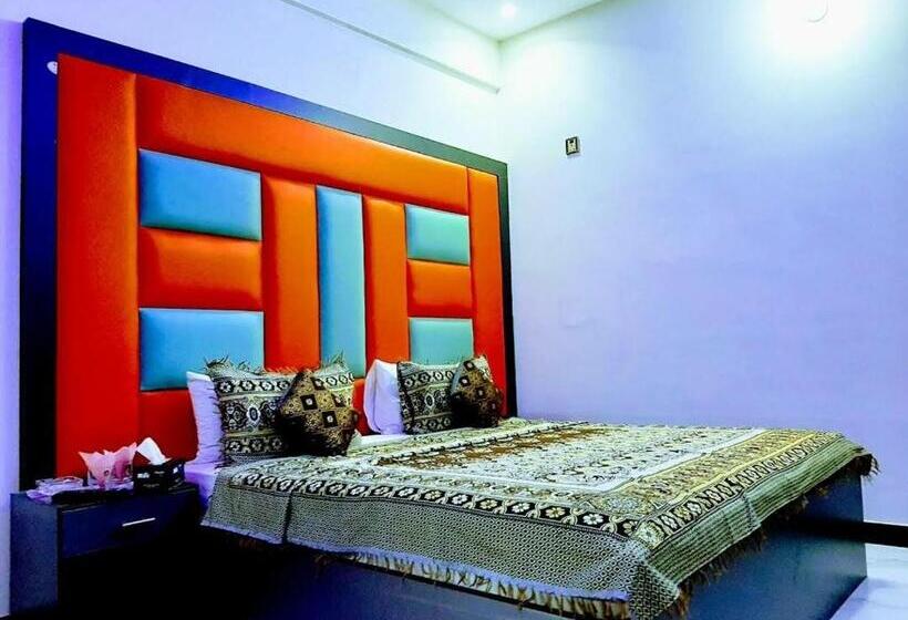 اتاق لوکس, Galaxy Inn Guest House