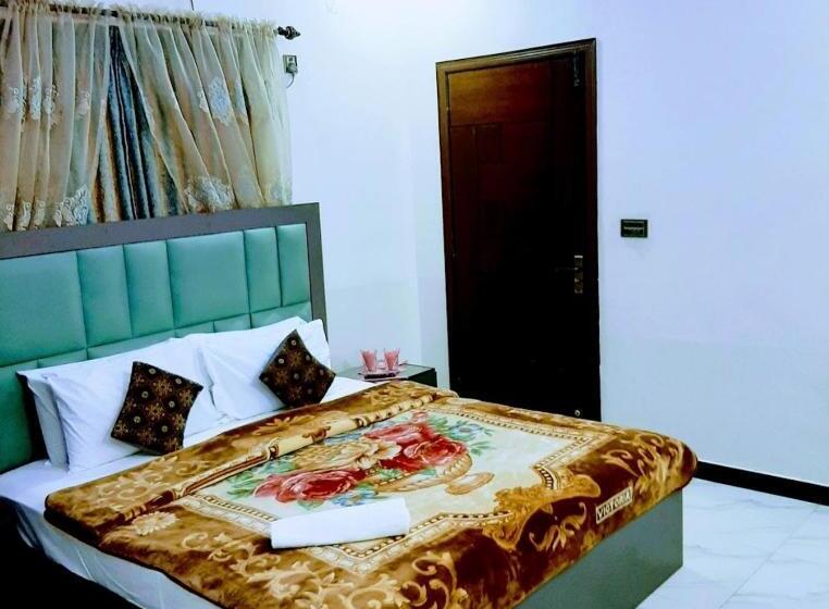 اتاق لوکس, Galaxy Inn Guest House