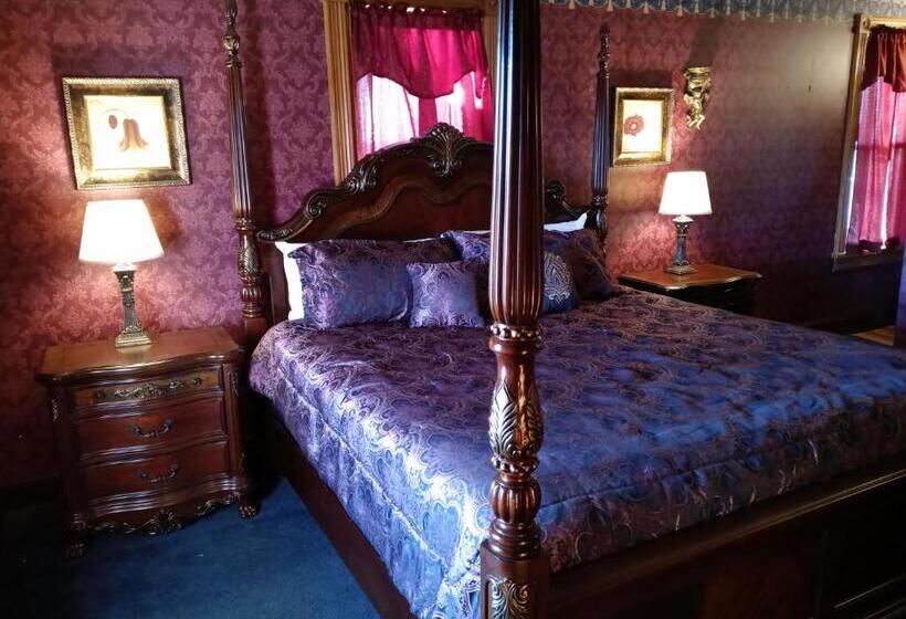 جناح سوبيريور, The Thayer