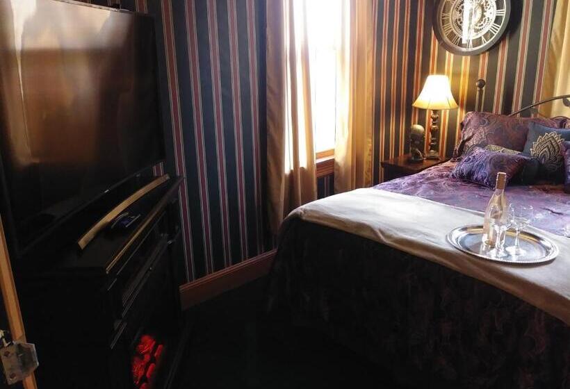 جناح, The Thayer