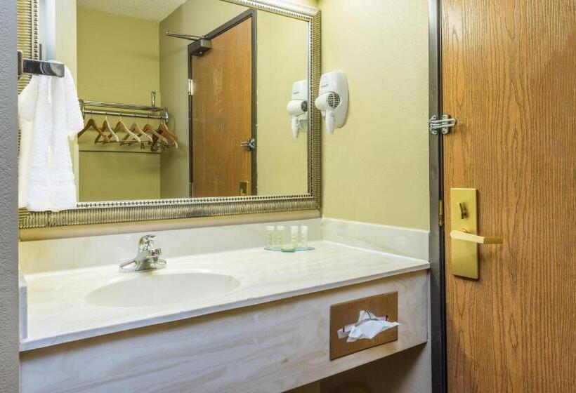 스탠다드 룸 킹사이즈 침대, Super 8 By Wyndham Troy Il/st. Louis Area