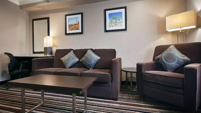سوئیت با تخت بزرگ, Best Western Plus Diamond Valley Inn