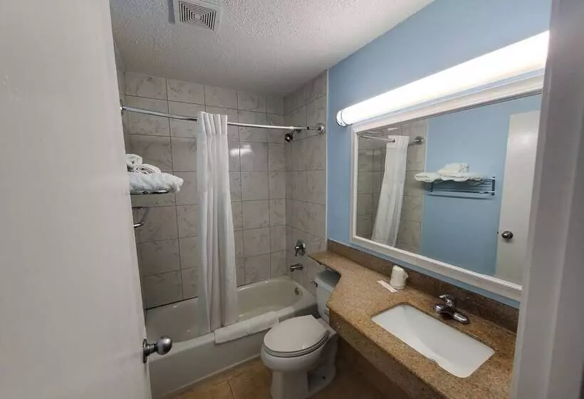 اتاق استاندارد با 2 تخت دوبل, Coastal Inn & Suites