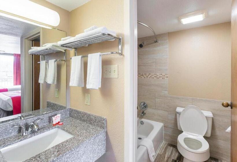 带2个双人床的标准工作室, OYO Hotel Port Allen LA I-10 West