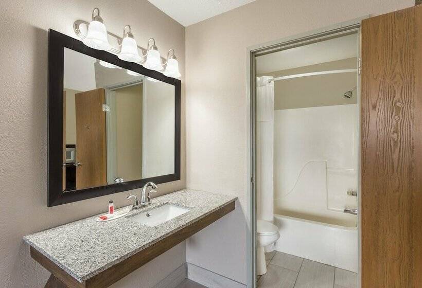 غرفه قياسيه سريرين مزدوجين, Super 8 By Wyndham Hebron Lowell Area