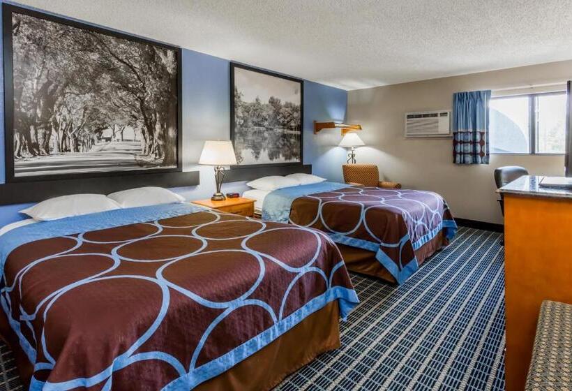 Номер Стандарт 2 Двуспальные Кровати, Super 8 By Wyndham Iowa City/coralville