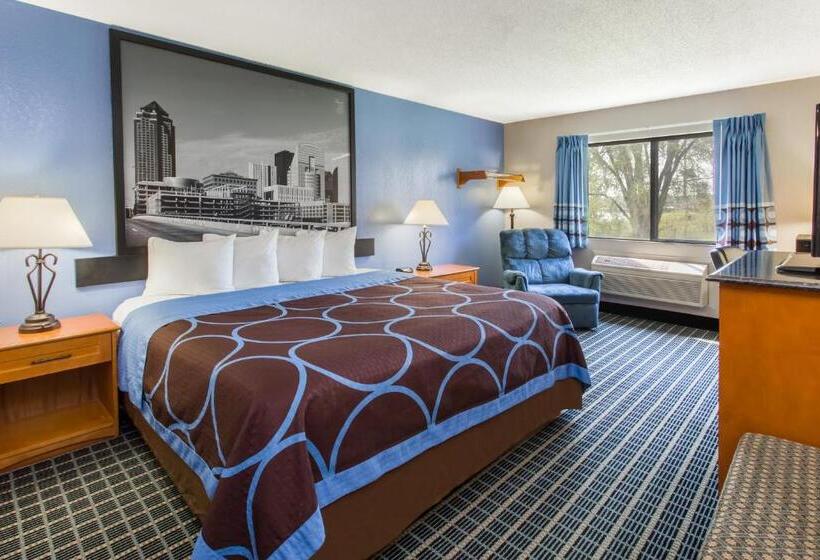 חדר סטנדרט עם מיטת קינג, Super 8 By Wyndham Iowa City/coralville