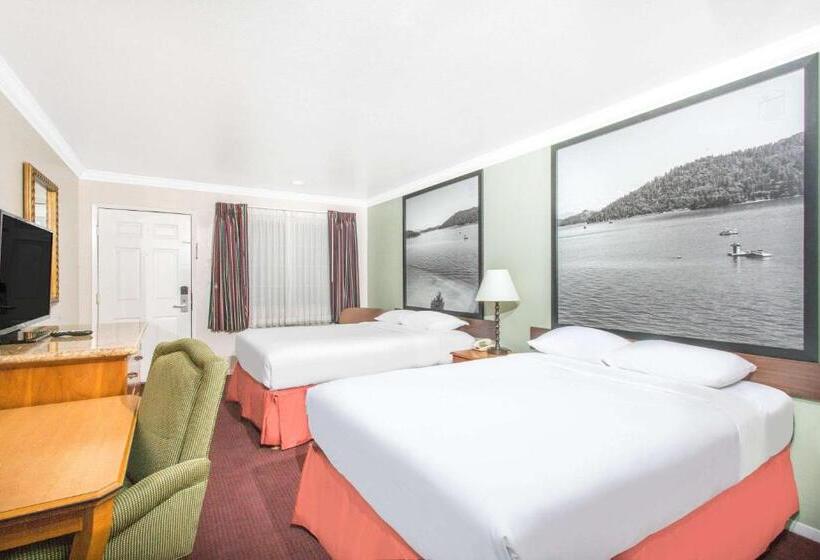 2ダブルベッドのスタンダードルーム, Upper Lake Inn & Suites