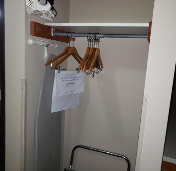 带大床的复式套间, Super 8 By Wyndham Watseka