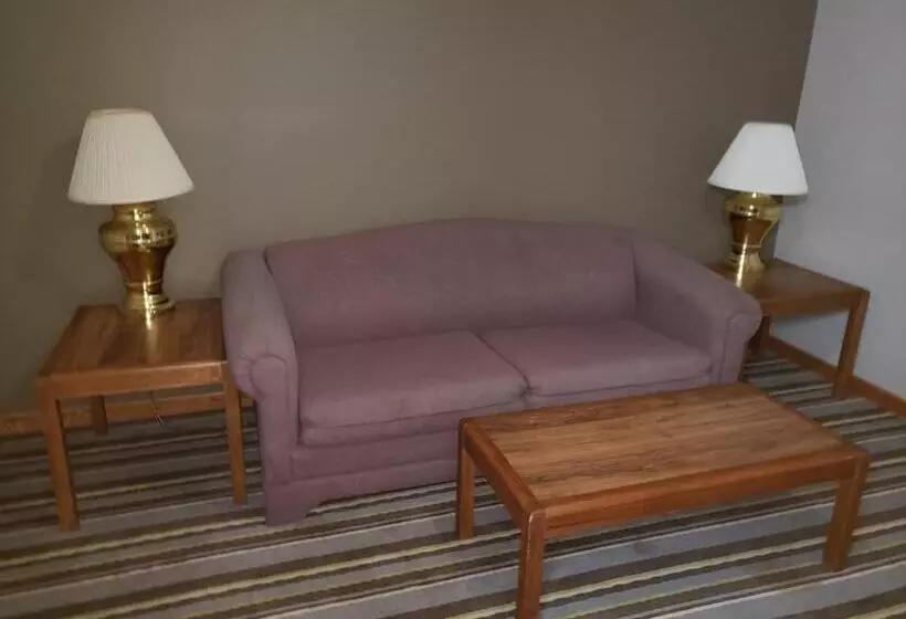 Bisneshuone, Super 8 By Wyndham Watseka