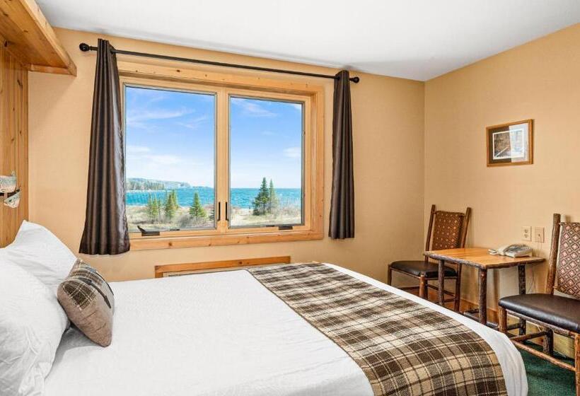 Номер Стандарт Вид на Озеро, Superior Shores Resort
