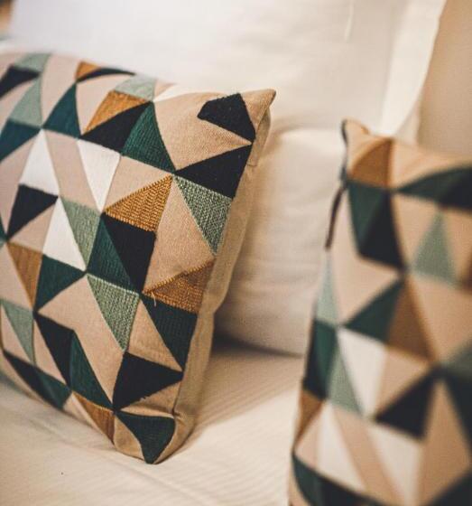 اتاق استاندارد با چشمانداز کوهستان, Les Mazots Des Fées