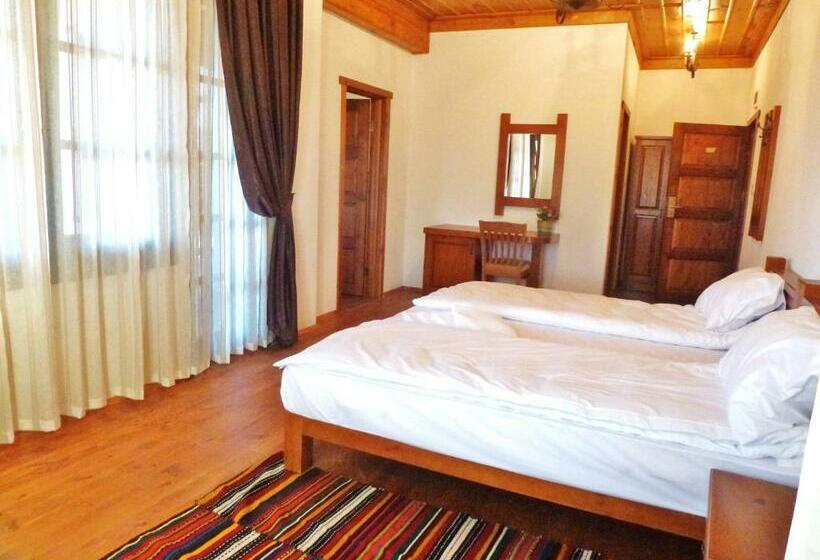 Pokój Czteroosobowy Standard, Leshten