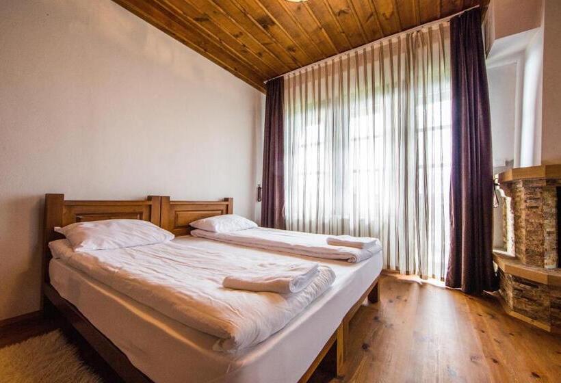 Pokój Czteroosobowy Standard, Leshten