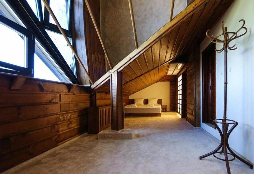 Studio Standard, Leshten