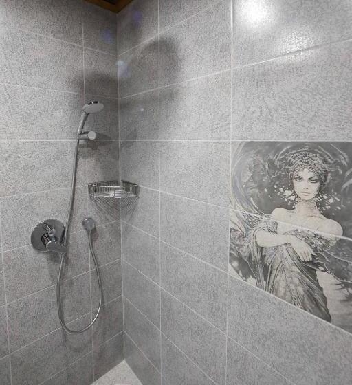 Pokój Comfort, Leshten