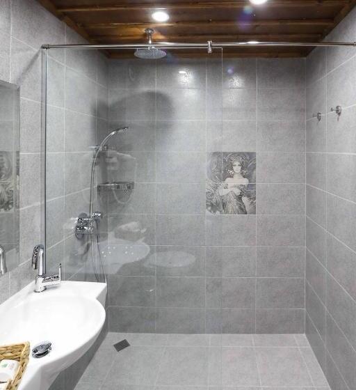 Pokój Comfort, Leshten