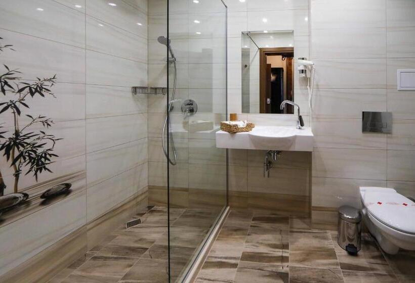 Pokój Comfort, Leshten