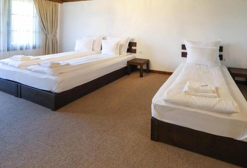 Pokój Standard Trzyosobowy, Leshten