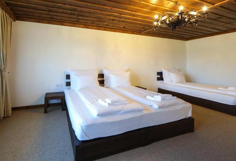 Pokój Standard Trzyosobowy, Leshten