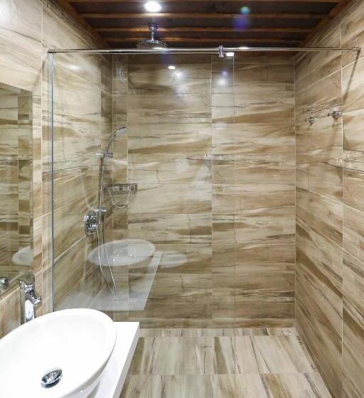 Pokój Standard Trzyosobowy, Leshten