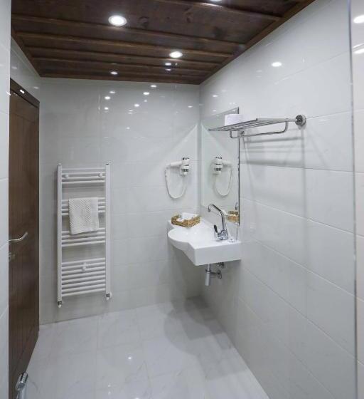 Studio Comfort, Leshten