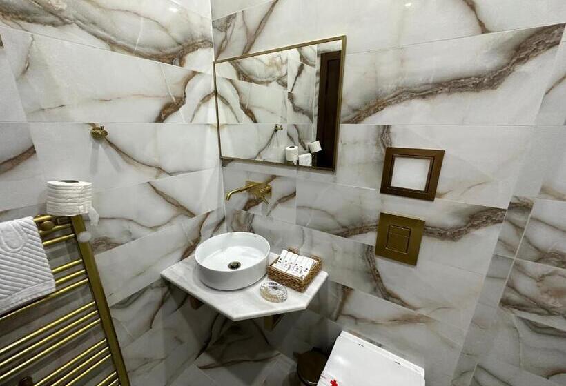 Pokój Czteroosobowy Standard, Leshten