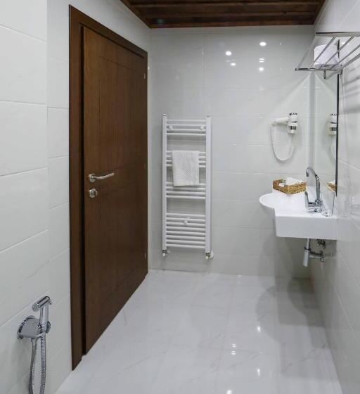 Pokój Comfort, Leshten