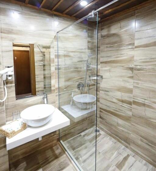 Pokój Standard Trzyosobowy, Leshten