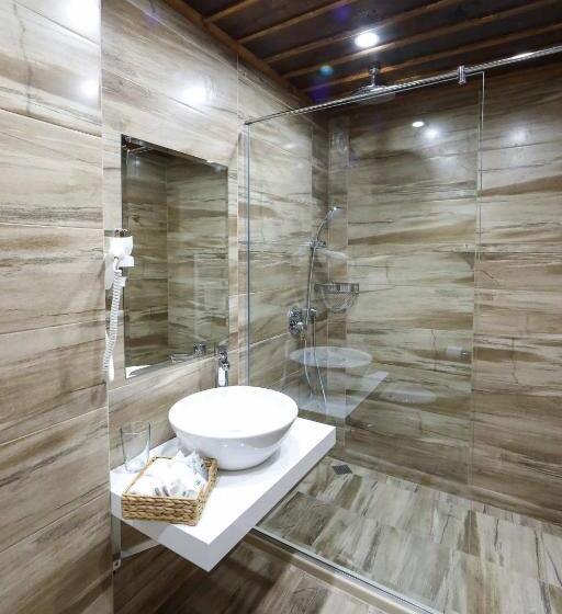 Pokój Standard Trzyosobowy, Leshten