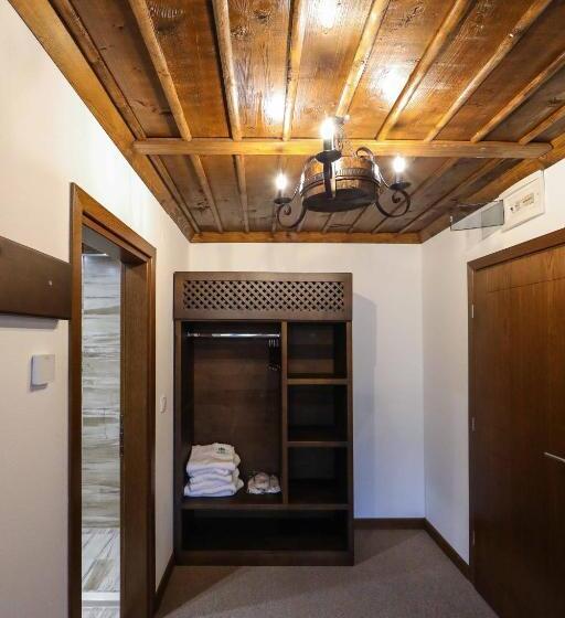 Pokój Standard Trzyosobowy, Leshten