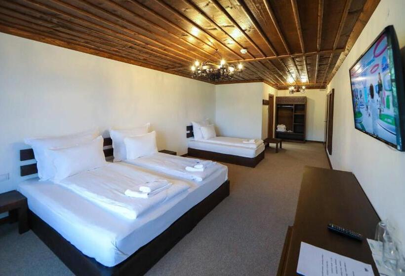 Pokój Standard Trzyosobowy, Leshten