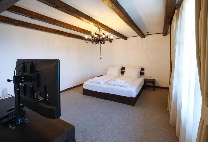 Studio Comfort, Leshten