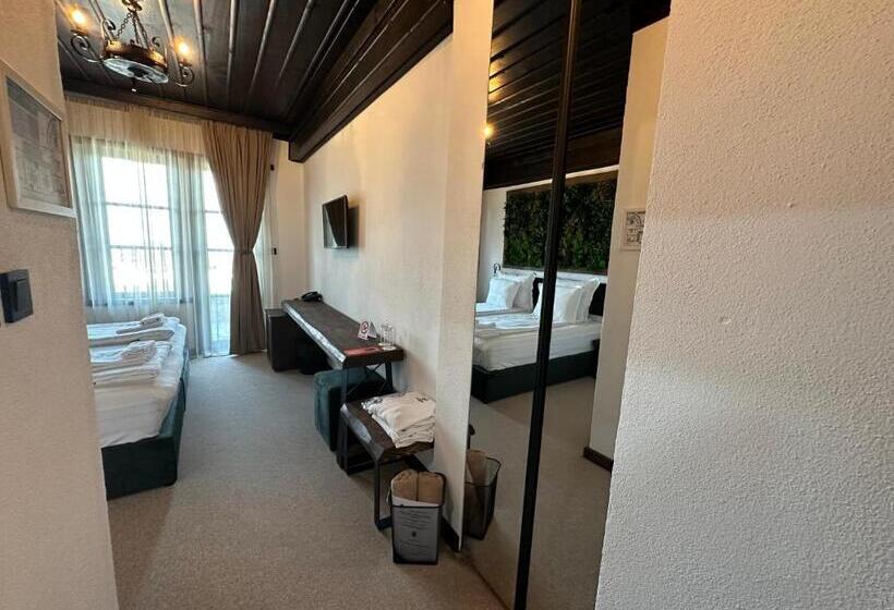 Pokój Deluxe, Leshten