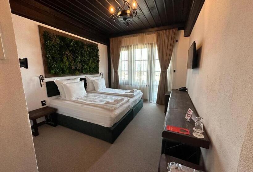 Pokój Deluxe, Leshten