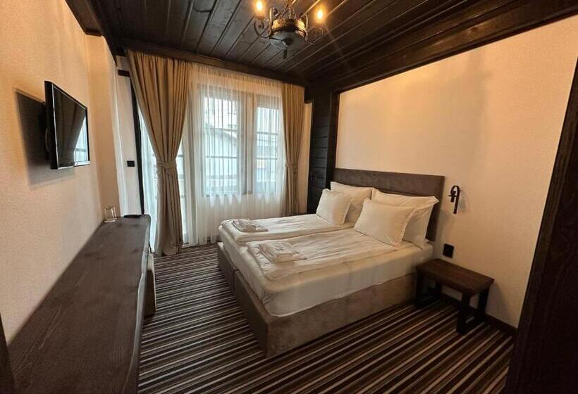 Pokój Czteroosobowy Standard, Leshten