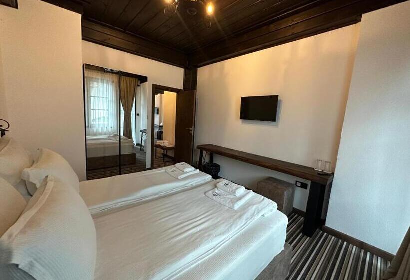 Pokój Czteroosobowy Standard, Leshten