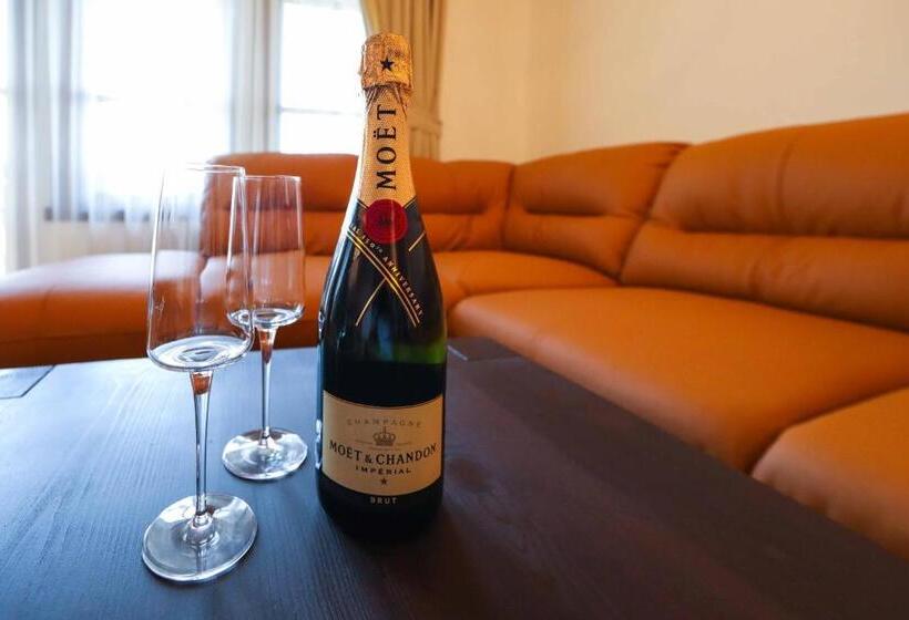 Studio Comfort, Leshten