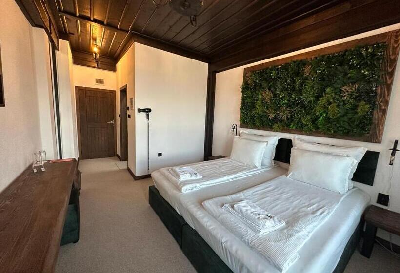 Pokój Deluxe, Leshten