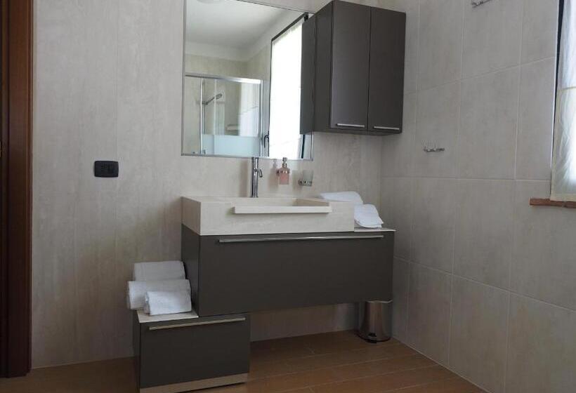 اتاق خانوادگی, B&b Ca Restom