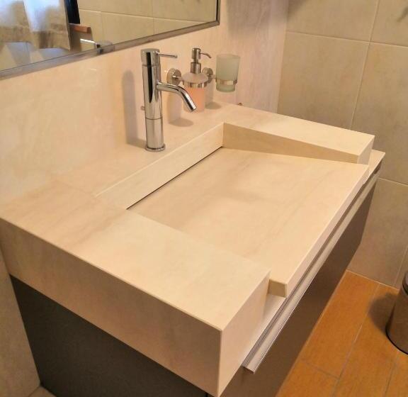 اتاق خانوادگی, B&b Ca Restom