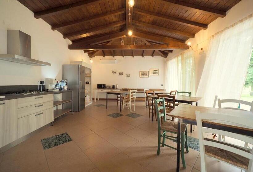 اتاق خانوادگی با چشمانداز باغ, B&b Ca Restom