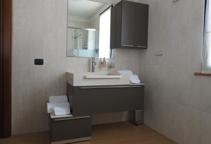 اتاق خانوادگی, B&b Ca Restom