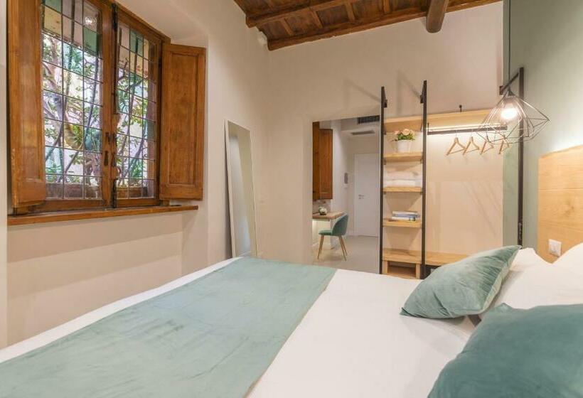 Camera Standard, Campo De' Fiori 34